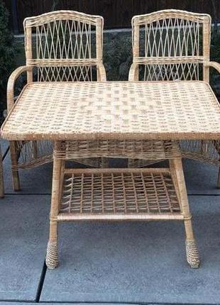 Удобная плетеная мебель со стульями с подлокотниками3 фото