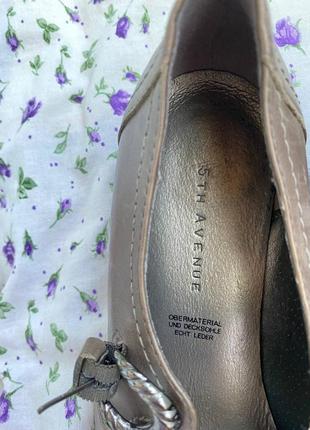 5th avenue фіомові брендові жіночі туфлі з ремінцем і круглим носком шкіряні з натуральної шкіри мокко коричневі на каблуці3 фото