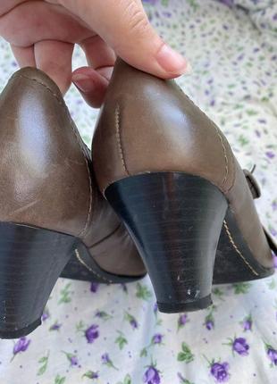 5th avenue фіомові брендові жіночі туфлі з ремінцем і круглим носком шкіряні з натуральної шкіри мокко коричневі на каблуці6 фото
