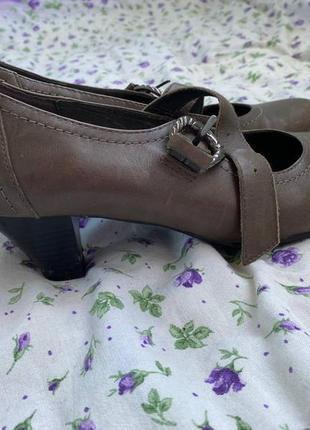5th avenue фіомові брендові жіночі туфлі з ремінцем і круглим носком шкіряні з натуральної шкіри мокко коричневі на каблуці2 фото