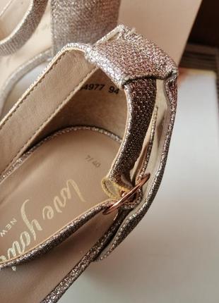 Босоніжки 40р