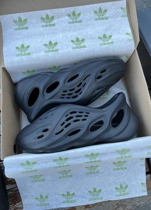 Чоловічі кросівки adidas yeezy foam runner black3 фото