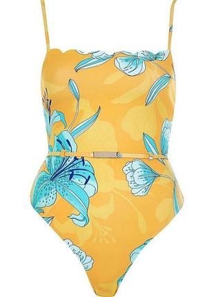 Отрядный слитный купальник монокини с фестонами фигурными краями в принт на бретелях