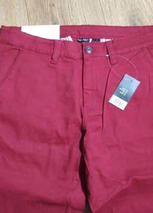 Крутые котоновые брюки чиносы бордового цвета livergy, р. 50. замеры на фото.2 фото