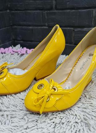 Женские туфли фирмы kangjielu  36-41р. 8033-6 yellow