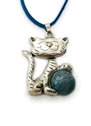 😸💎 кулон на шнурку "сріблястий котик" з натуральним каменем крейзі агат1 фото
