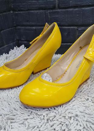 Женские туфли фирмы kangjielu  36-41р. 8033-1 yellow3 фото