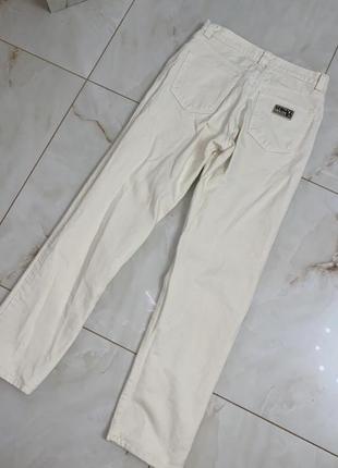 Белые классические джинсы,высокая посадка,versace classic v22 фото