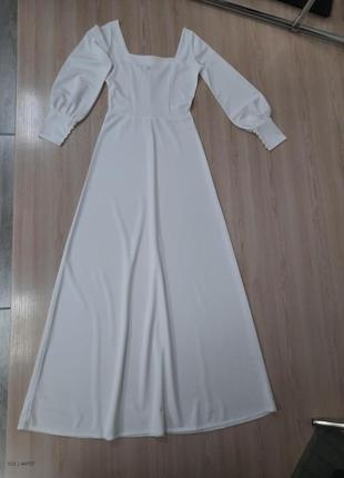 Красива біла сукня з гудзиками на спинці5 фото
