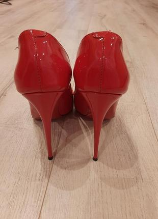 Жіночі червоні туфлі човники3 фото