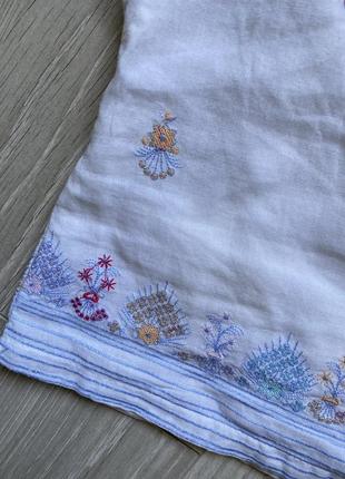 Білий топ з вишивкою asos