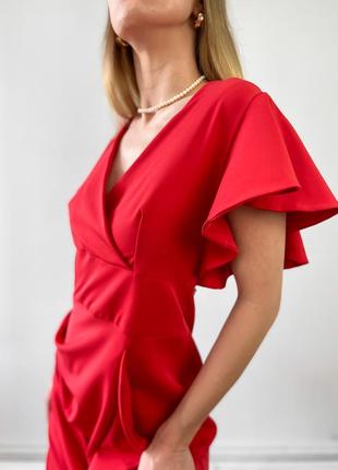 Червона вечірня сукня з воланом8 фото