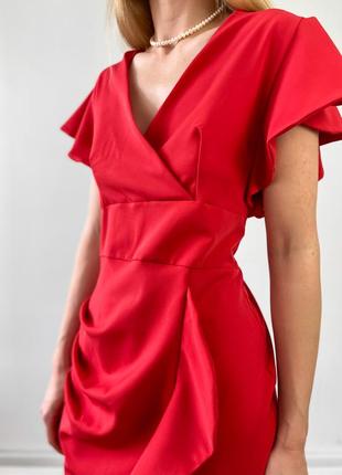 Красное вечернее платье с оборкой10 фото