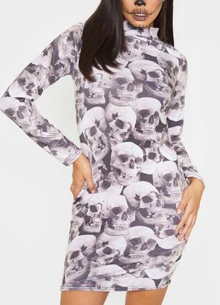Неформальное готическое платье футляр с черепами под горло plt