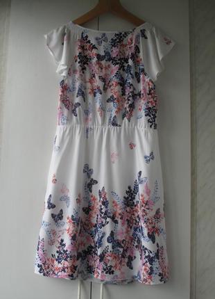 Нежное белоснежное платье с бабочками3 фото