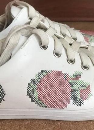 Кросівки  з вишивкою36