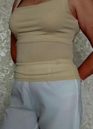Бежевый кроп топ