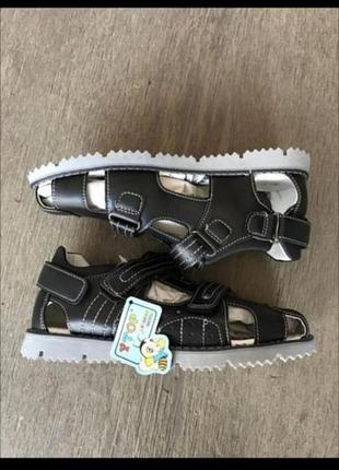 Красиві босоніжки