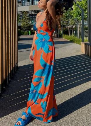 Платье шелк сарафан длинное с декольте в цветы голубое оранжевое