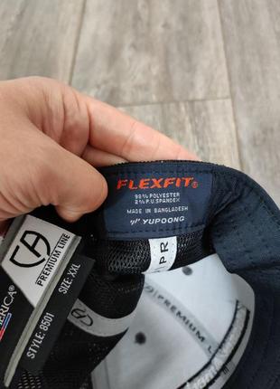 Кепка бейсболка  с прямым козырьком flexfit capamerica 
оригинал6 фото