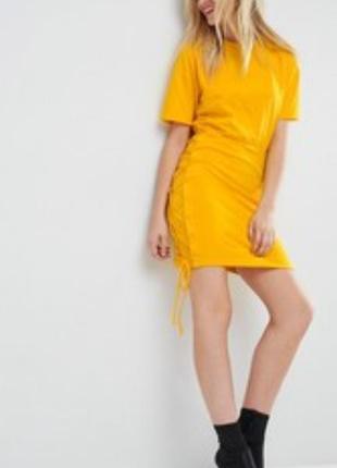 Яркое желтое платье с шнуровкой1 фото