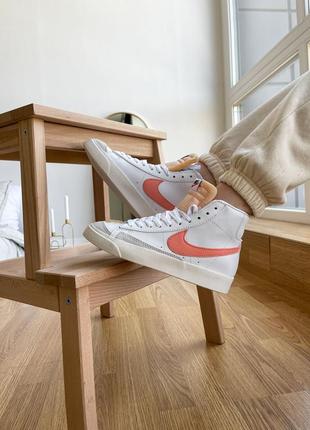 Nike blazer 77 vintage orange трендові високі кросівки найк блейзер білі помаранчеві коралові високі брендові кросівки білі помаранчеві коралові5 фото