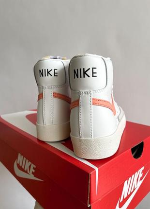 Nike blazer 77 vintage orange трендові високі кросівки найк блейзер білі помаранчеві коралові високі брендові кросівки білі помаранчеві коралові8 фото