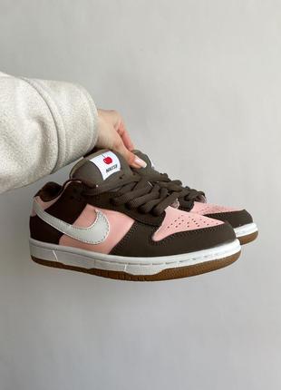 Nike sb dunk low brown pink white новинка жіночі кросівки найк рожеві коричневі крутые брендовые кроссовки розовые коричневые демисезон