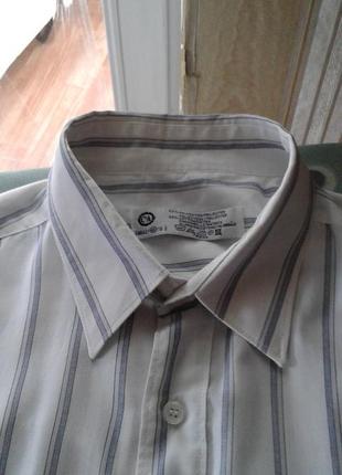 Белая в серую полоску мужская рубашка с коротким рукавом c&a нюанс3 фото