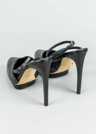 Кожаные туфли на шпильке с лямками calvin klein3 фото