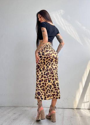 Комплект: топ + шелковая юбка в леопардовый принт3 фото