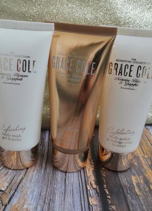 Подарунковий набір в золотий косметичці