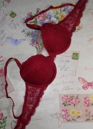 Красивий червоний кружевний бюстгалтер skin to skin!! розмір 80а