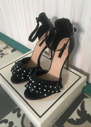 Босоножки lost ink 38 р