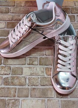 Кросівки lefties