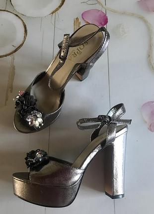 Шкіряні босоніжки sopra