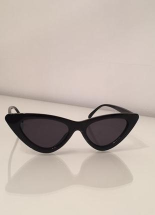 Модні чорні ретро сонцезахисні окуляри тренд 2018 року лисички2 фото