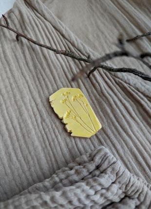 Брошь значок керамика винтажный стиль отпечаток растений глина бохо этно желтая2 фото