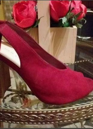 Босоножки new look