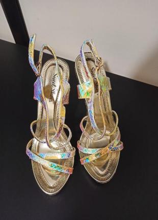 Босоніжки. італія.