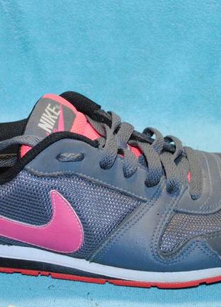 Nike кросівки 39 розмір