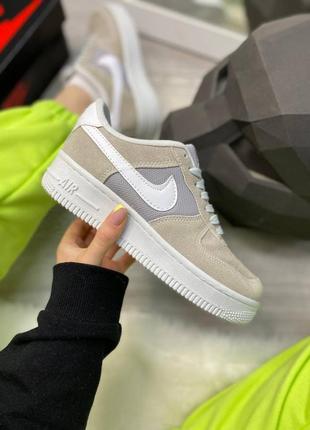 Nike air force 1 grey beige жіночі кросівки найк форс сірі бежеві крутые женские замшевые кроссовки беж серые6 фото