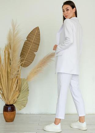 Белый костюм пиджак и брюки