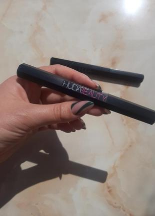 Даухсторонняя подводка lifeliner от huda beauty