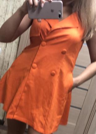 Стильна сукня оранжевого кольору6 фото