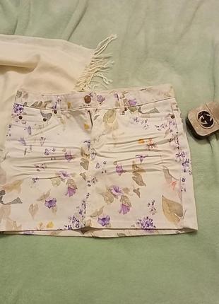 Юбка белая с цветочным принтом