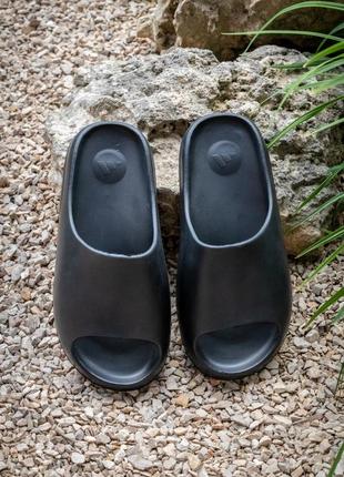 Жіночі adidas yeezy slide чорні /