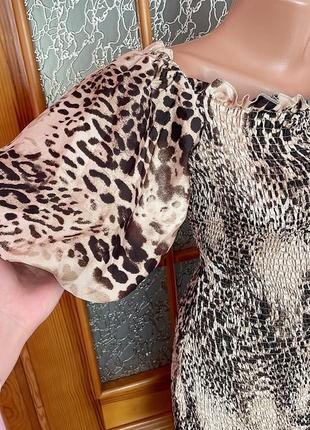 Атласна сукня з обємними рукавами в леопардовий принт атласну сукню з об'ємними рукавами леопард8 фото