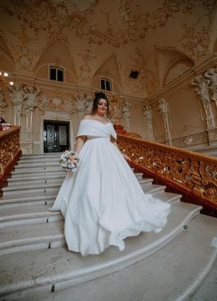 Атласна весільна сукня 👰🏻♀️2 фото