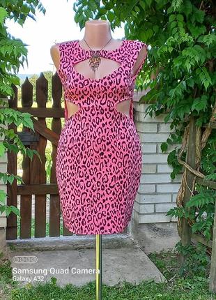 Рожеве приталене грайливе платтячко в леопардовий принт4 фото